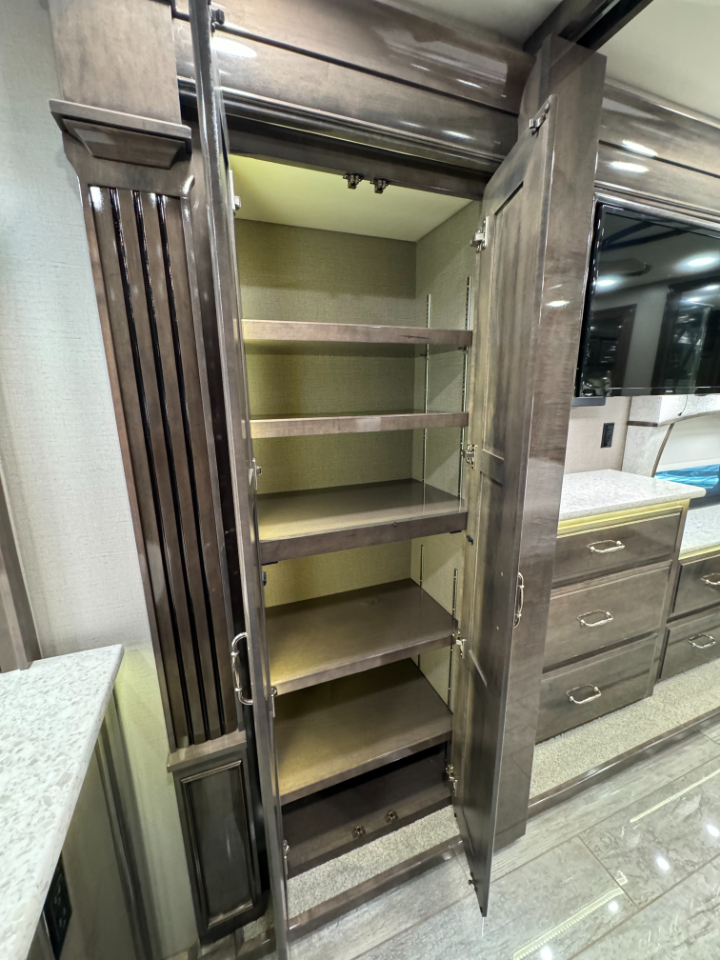 Entegra Coach Cornerstone  2021