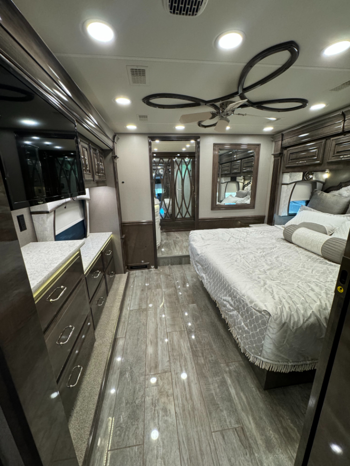 Entegra Coach Cornerstone  2021