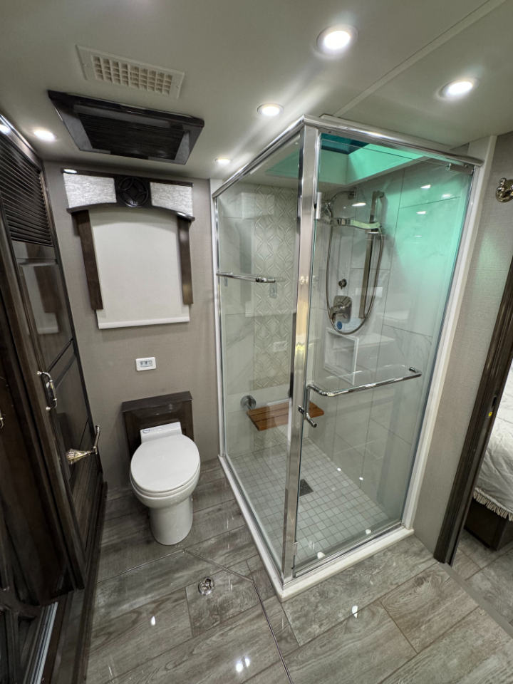 Entegra Coach Cornerstone  2021