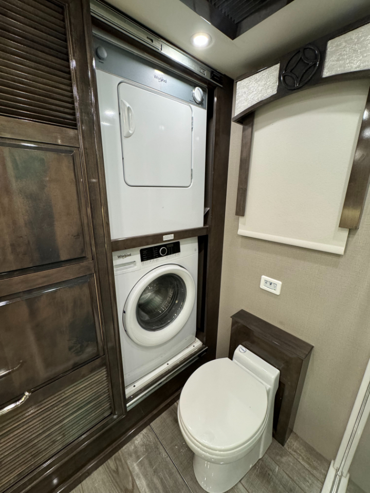 Entegra Coach Cornerstone  2021