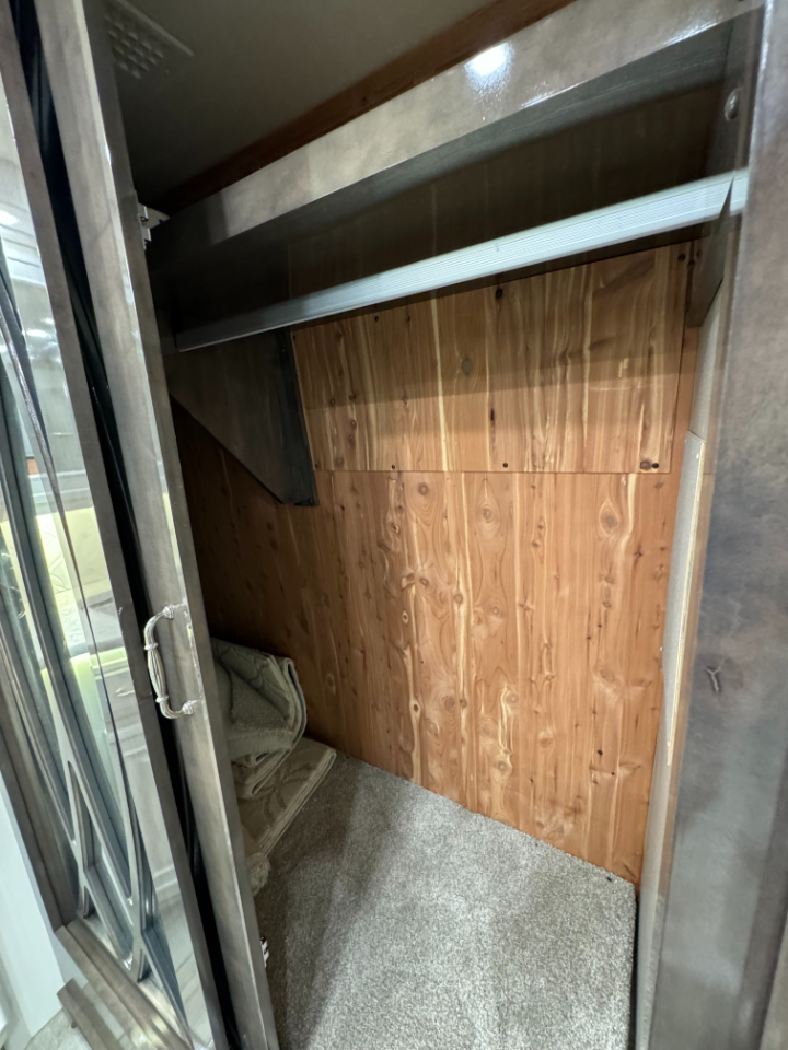 Entegra Coach Cornerstone  2021