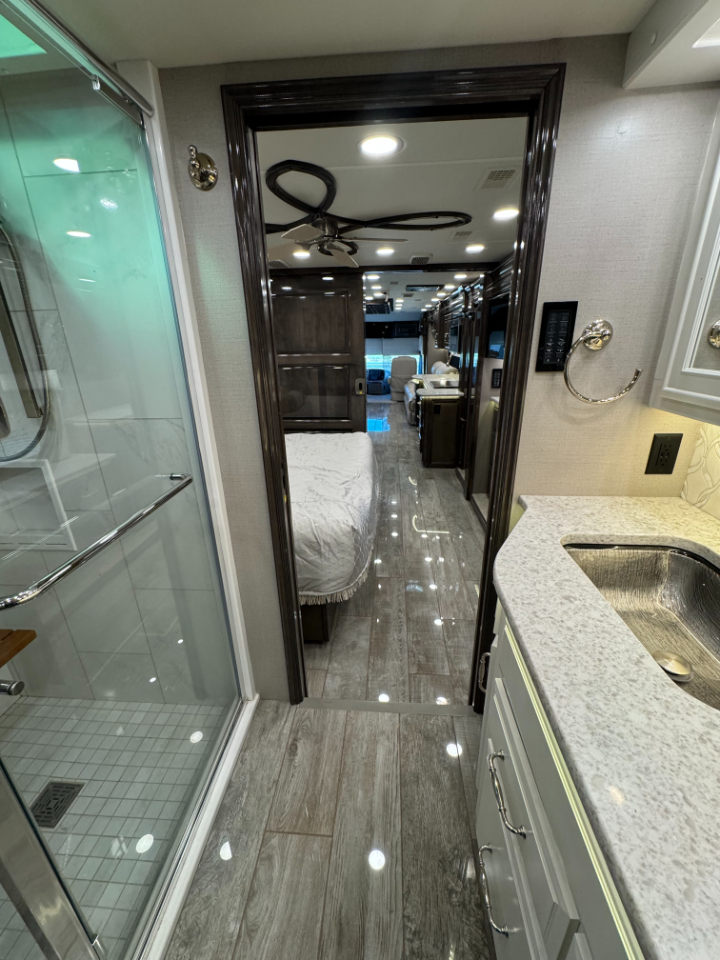 Entegra Coach Cornerstone  2021