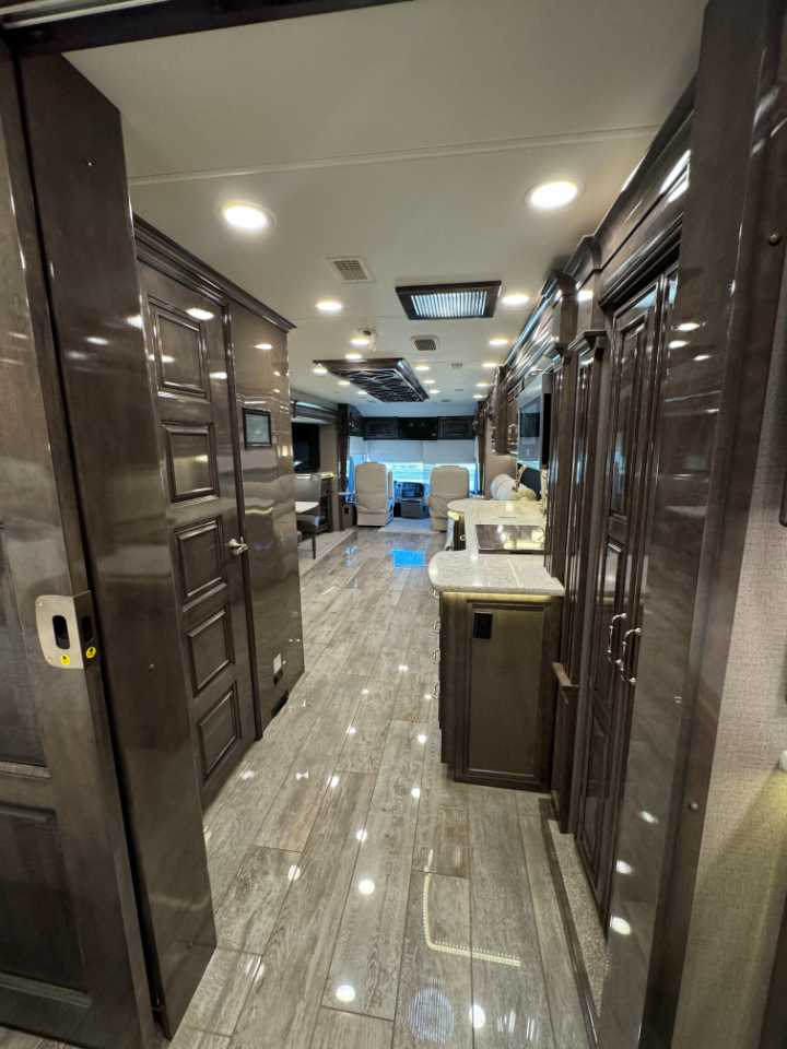 Entegra Coach Cornerstone  2021