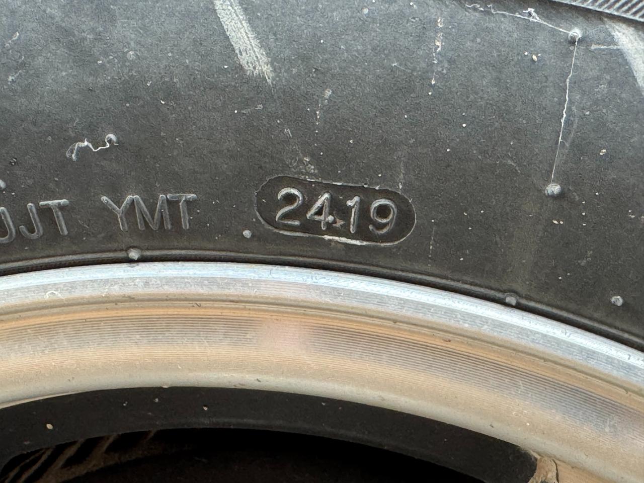 Forest River Coachmen Apex  2020