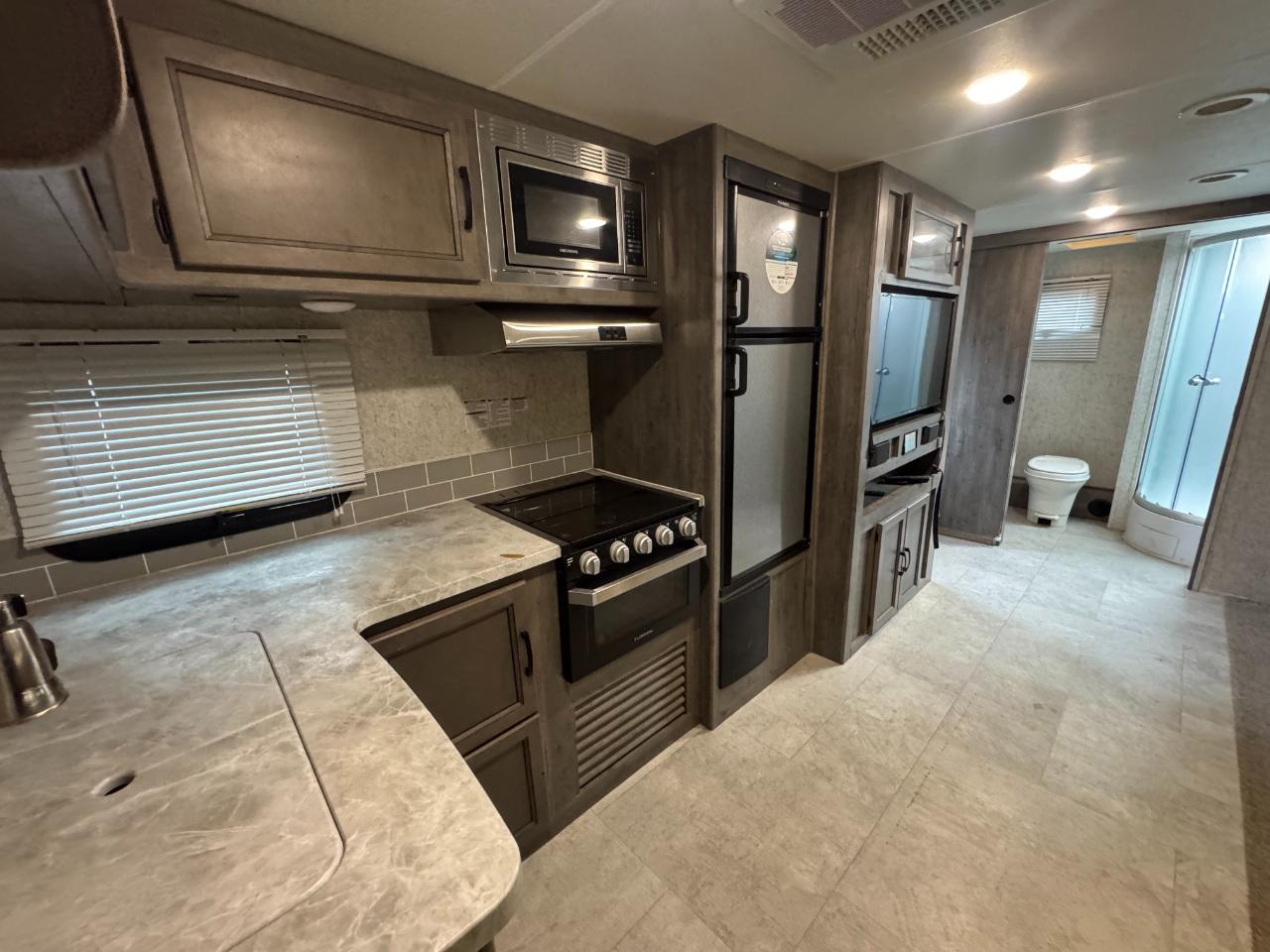 Forest River Coachmen Apex  2020