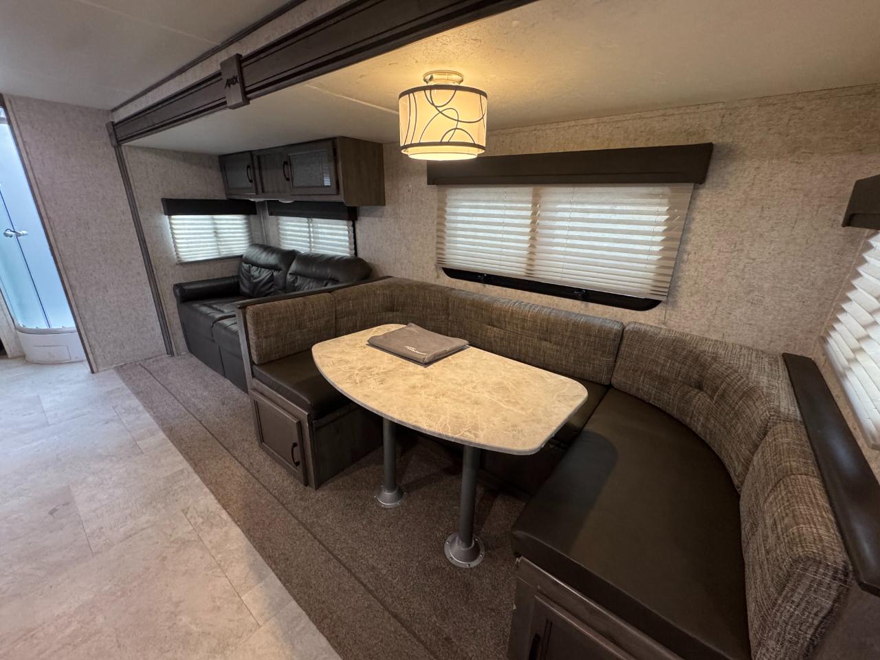 Forest River Coachmen Apex  2020