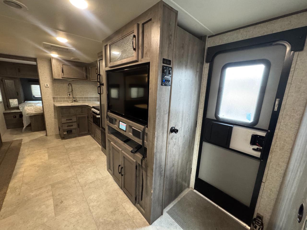 Forest River Coachmen Apex  2020