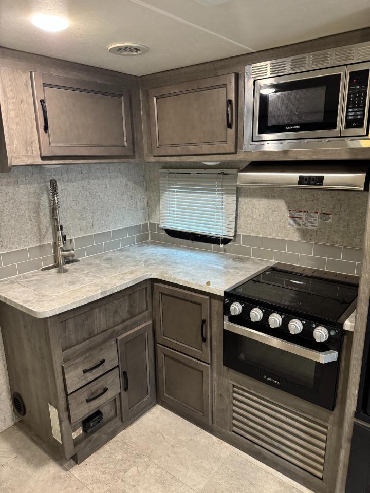 Forest River Coachmen Apex  2020