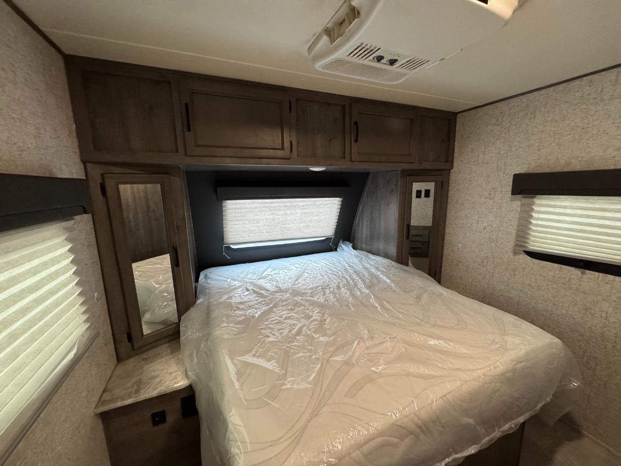 Forest River Coachmen Apex  2020