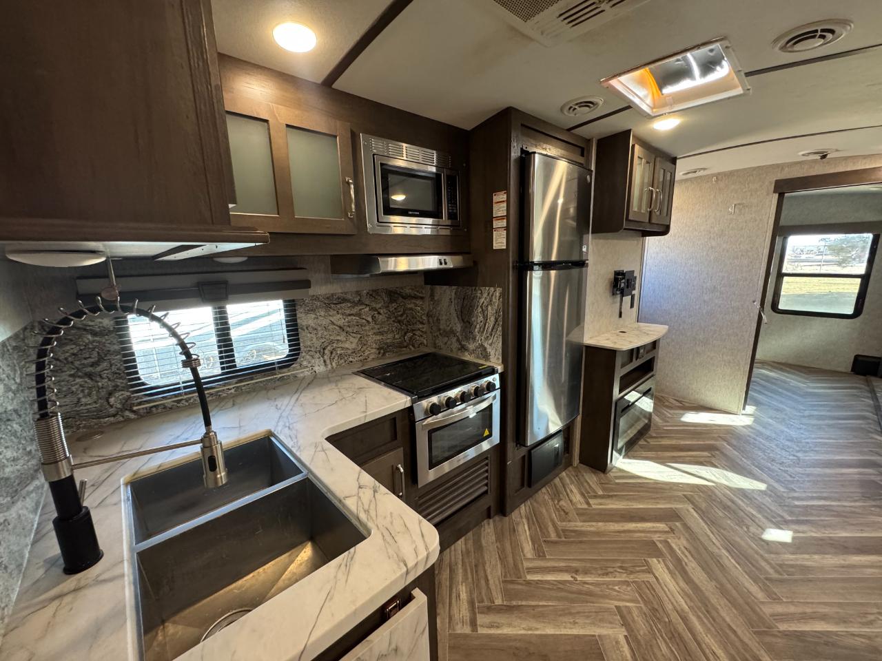 Dutchmen Astoria  2021