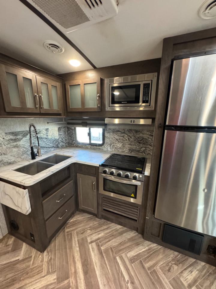 Dutchmen Astoria  2021