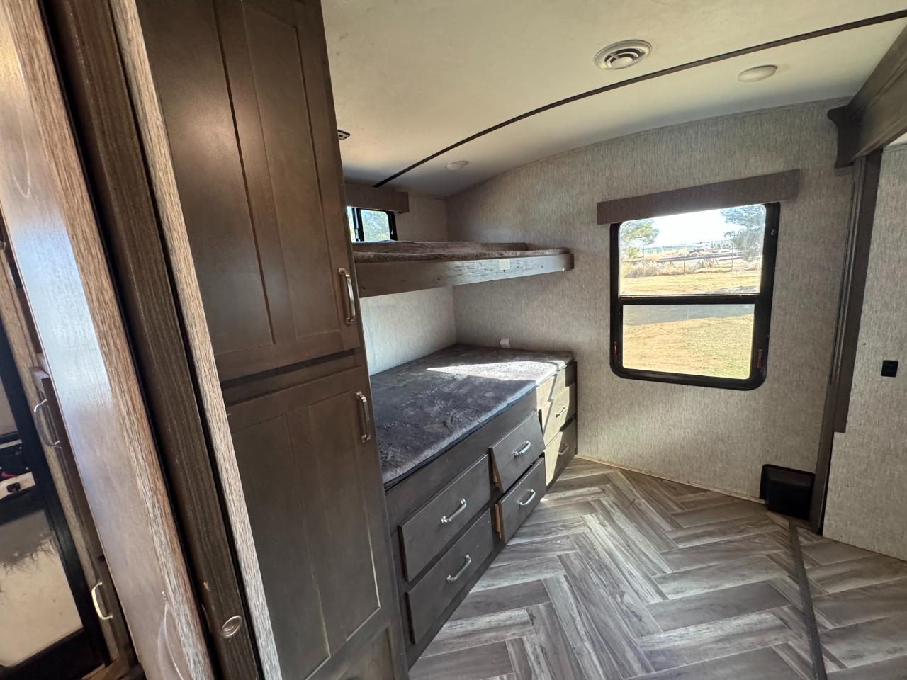 Dutchmen Astoria  2021