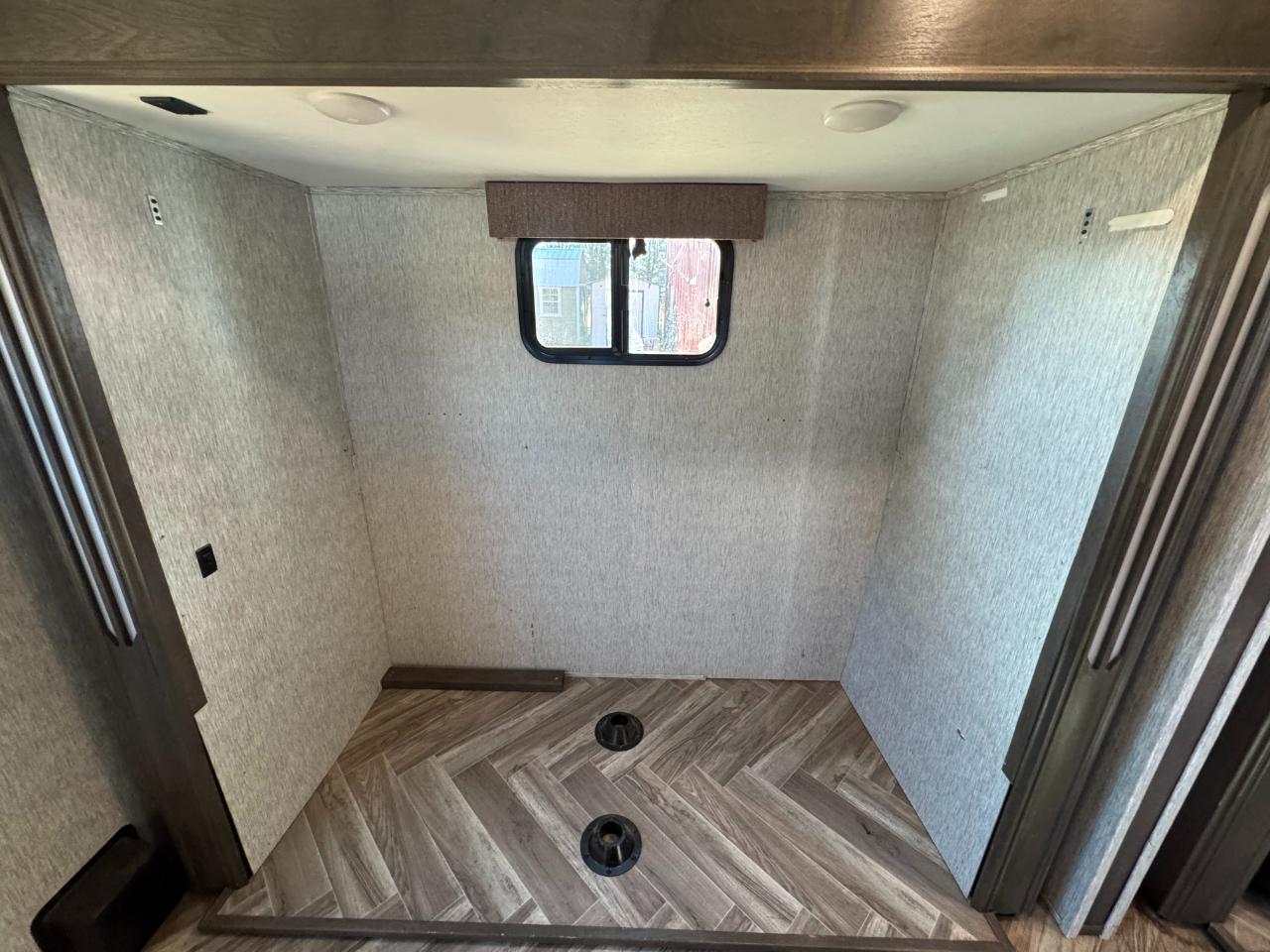 Dutchmen Astoria  2021