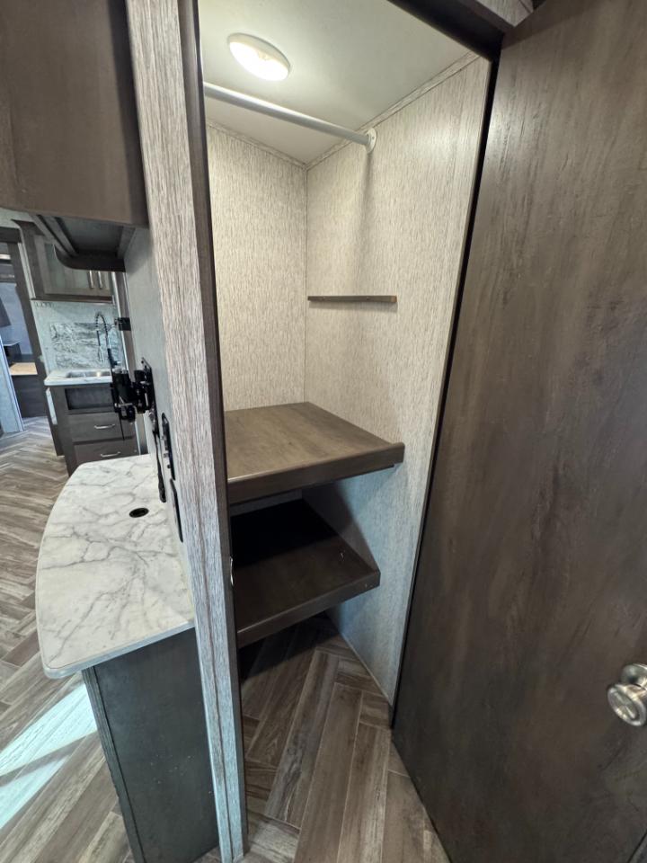 Dutchmen Astoria  2021