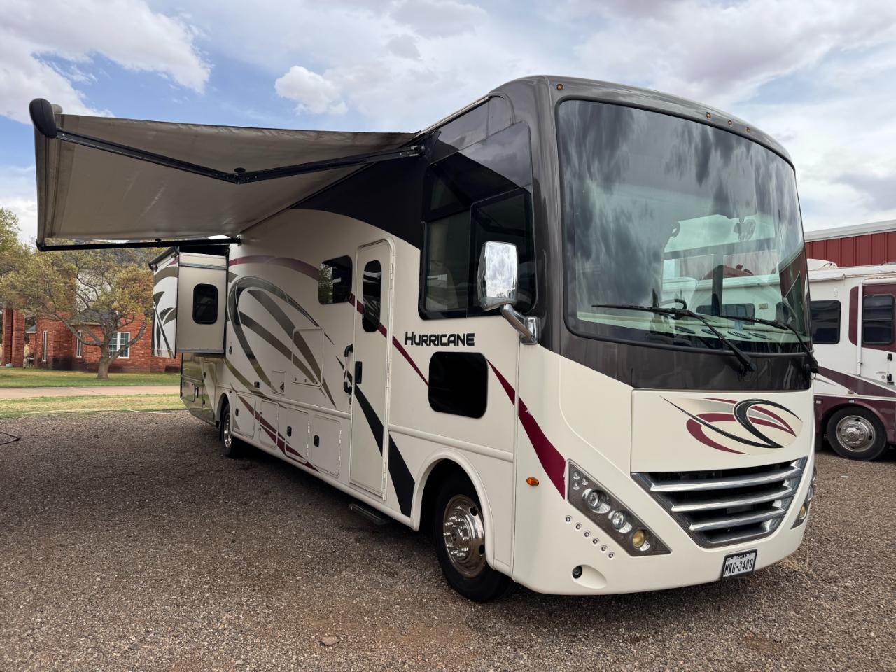 2019 Thor Motor Coach Hurricane  35M