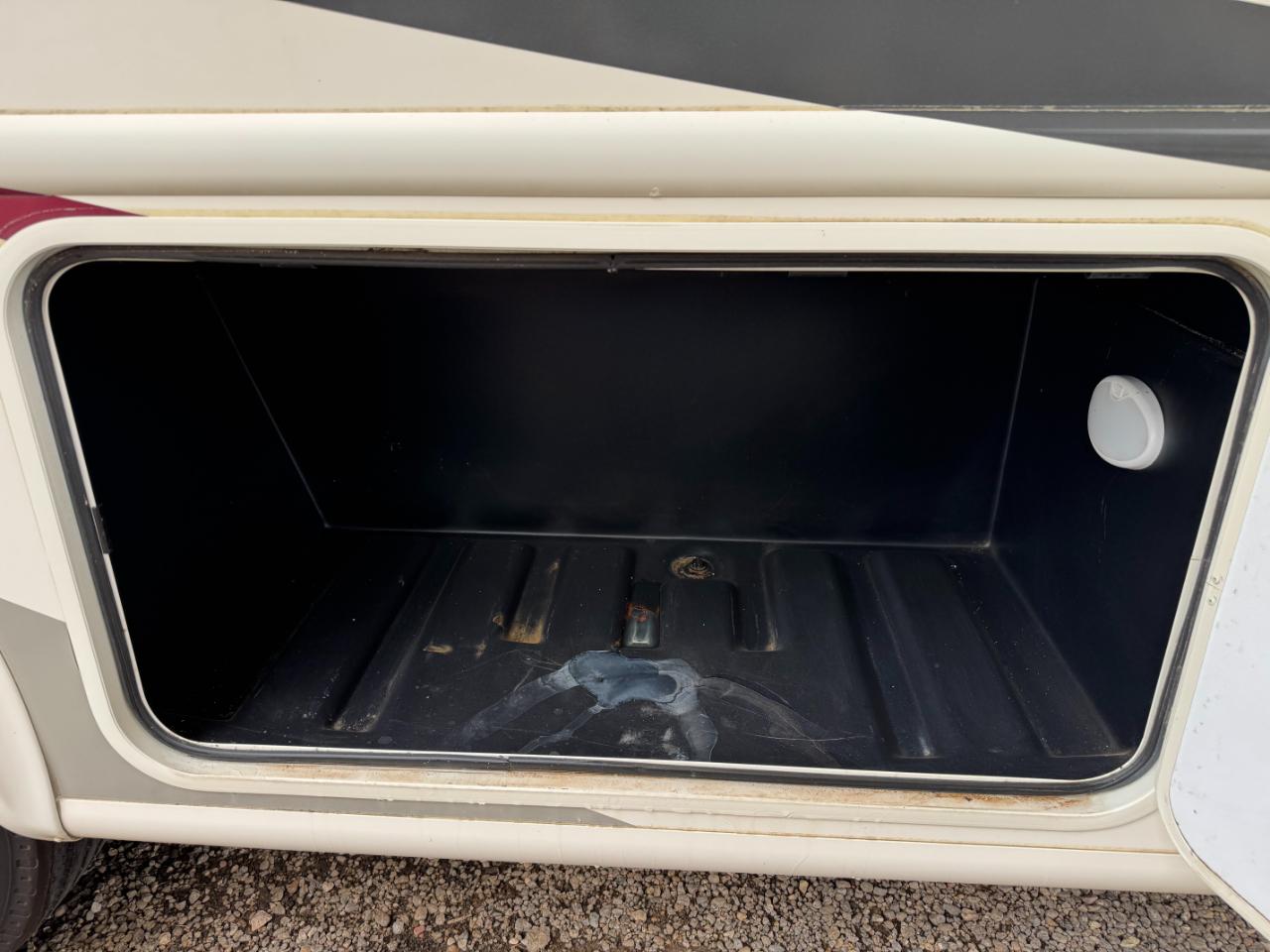 Thor Motor Coach Hurricane   2019