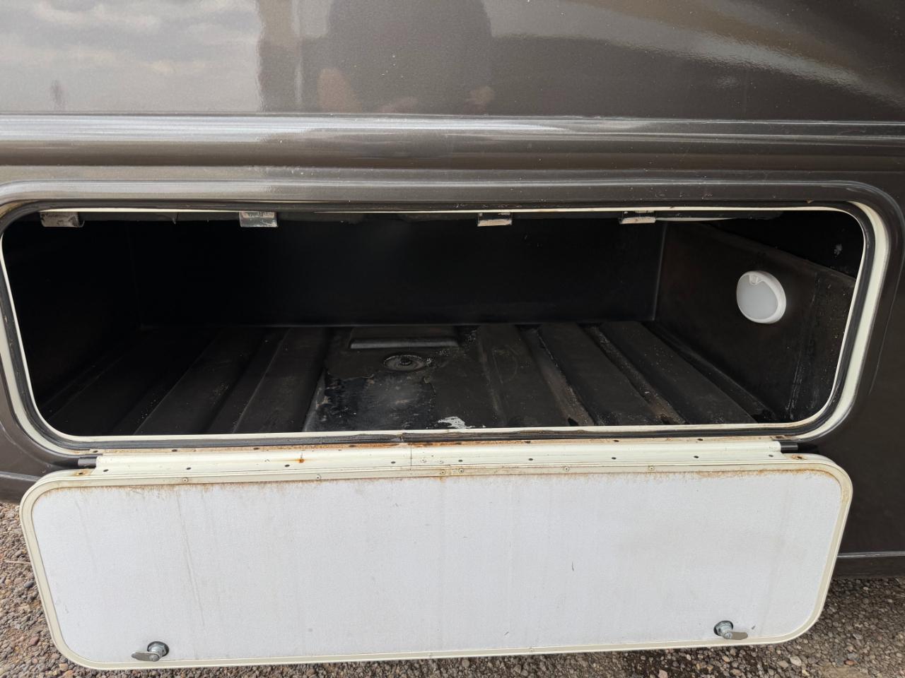 Thor Motor Coach Hurricane   2019