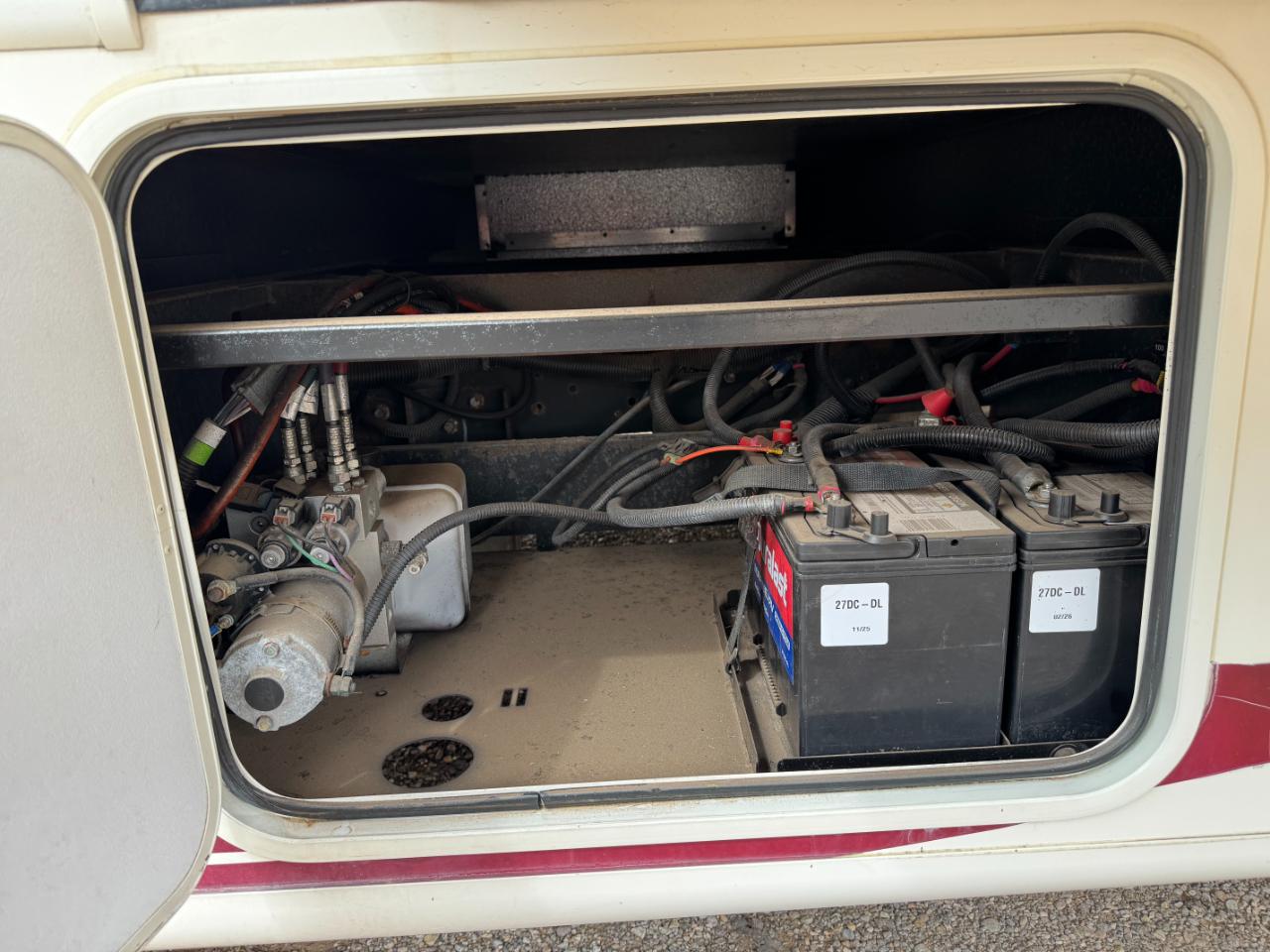 Thor Motor Coach Hurricane   2019