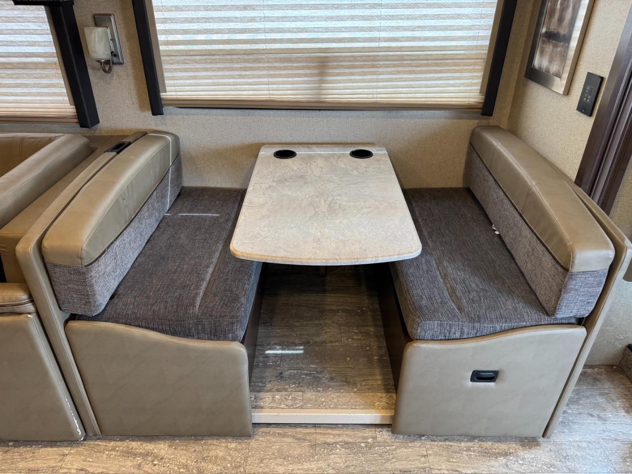 Thor Motor Coach Hurricane   2019