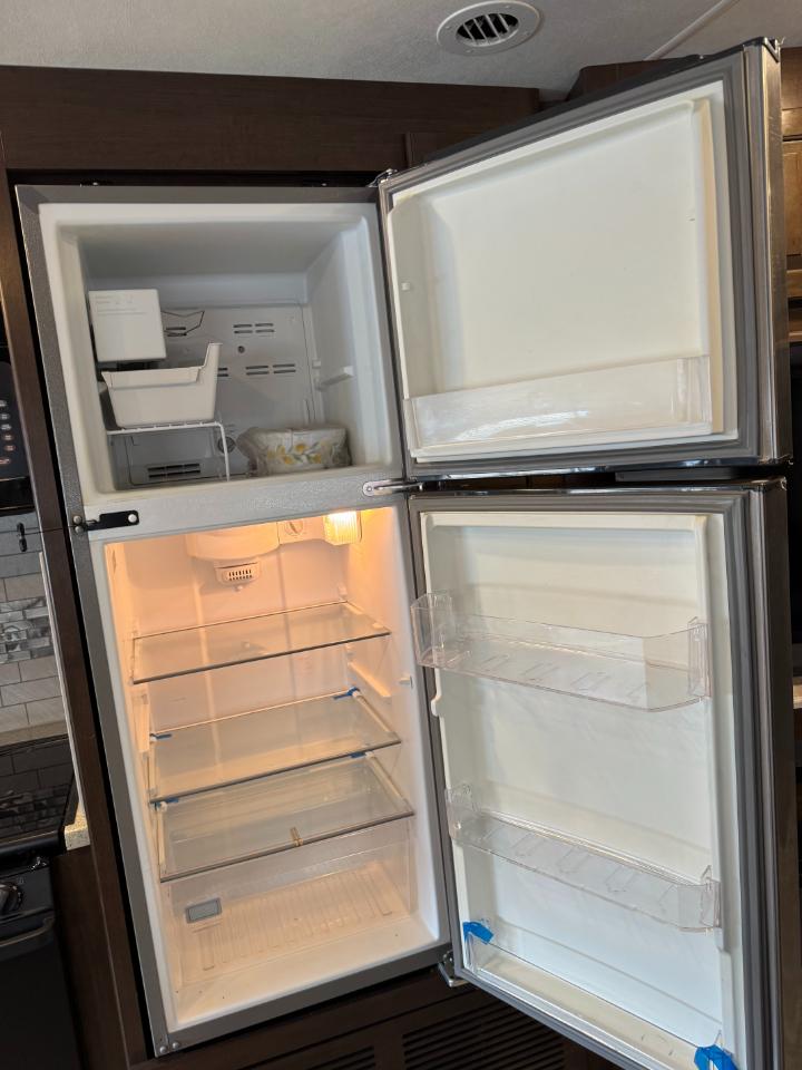 Thor Motor Coach Hurricane   2019