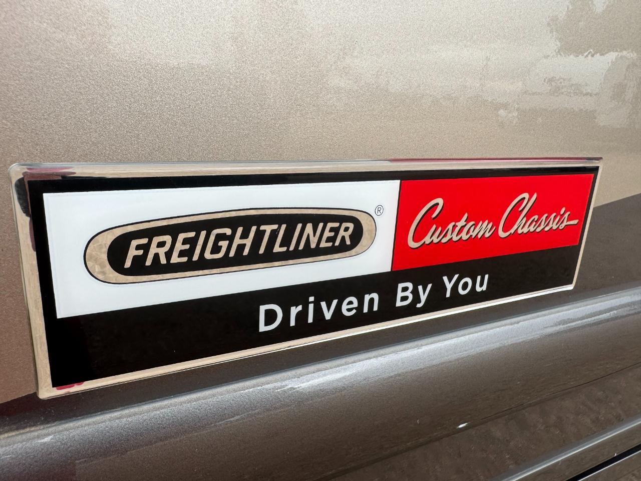 Thor Motor Coach Palazzo  2014