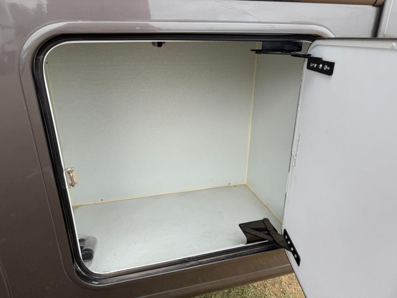 Thor Motor Coach Palazzo  2014