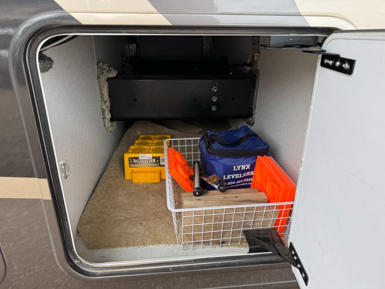 Thor Motor Coach Palazzo  2014