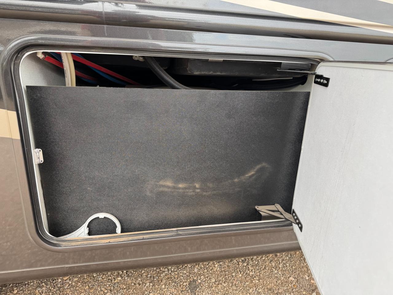 Thor Motor Coach Palazzo  2014