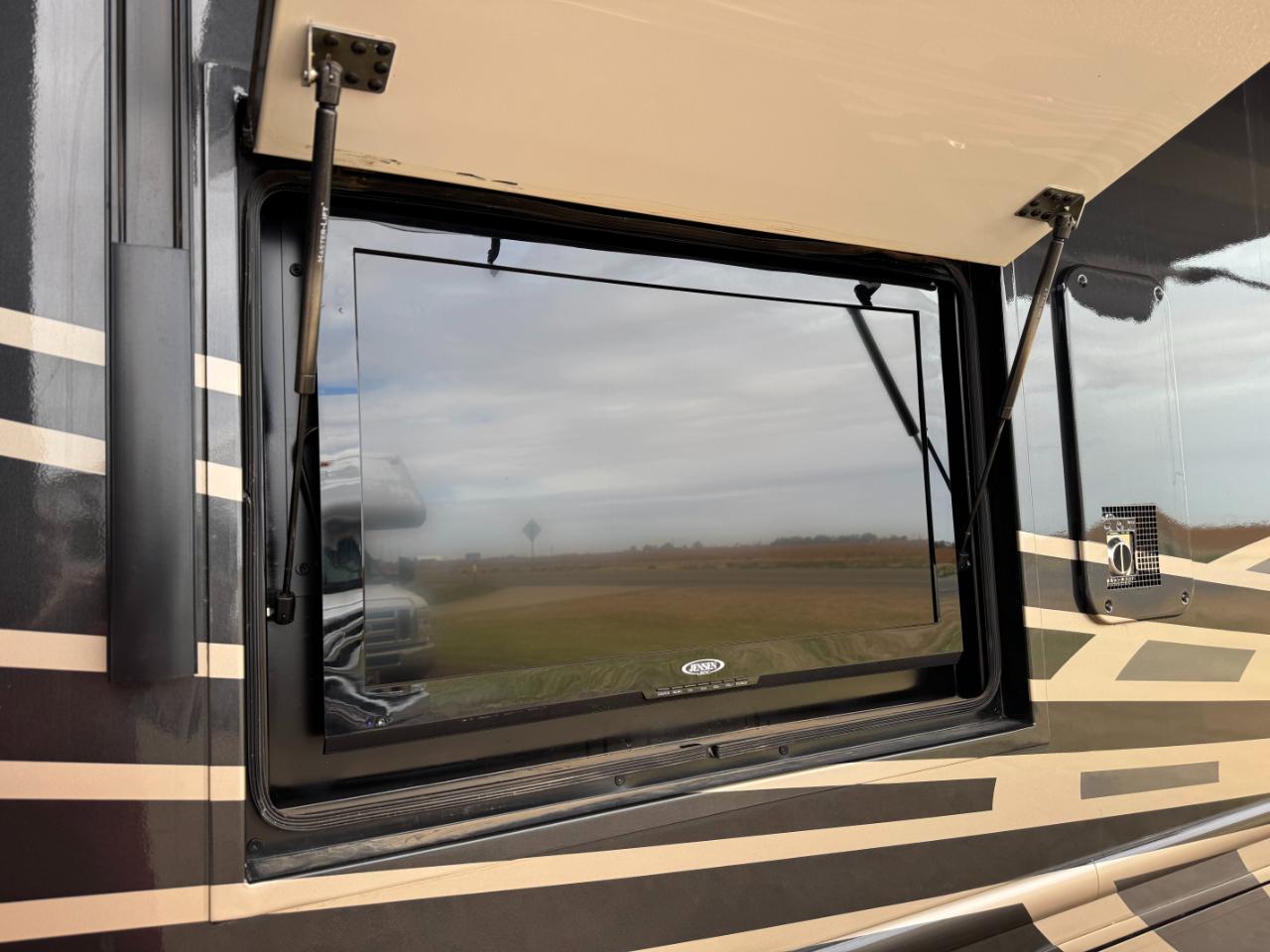 Thor Motor Coach Palazzo  2014