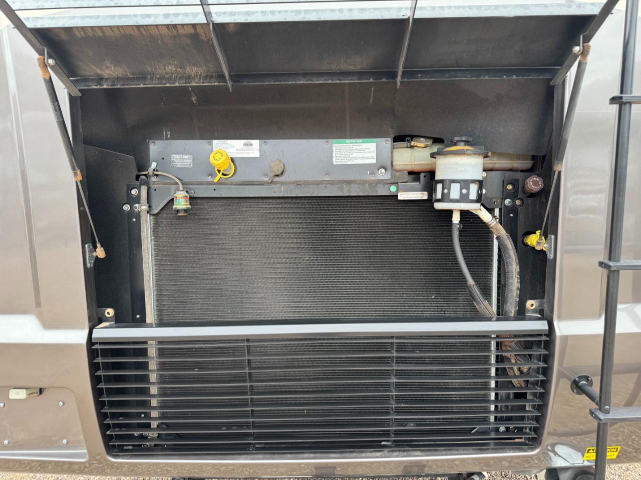 Thor Motor Coach Palazzo  2014