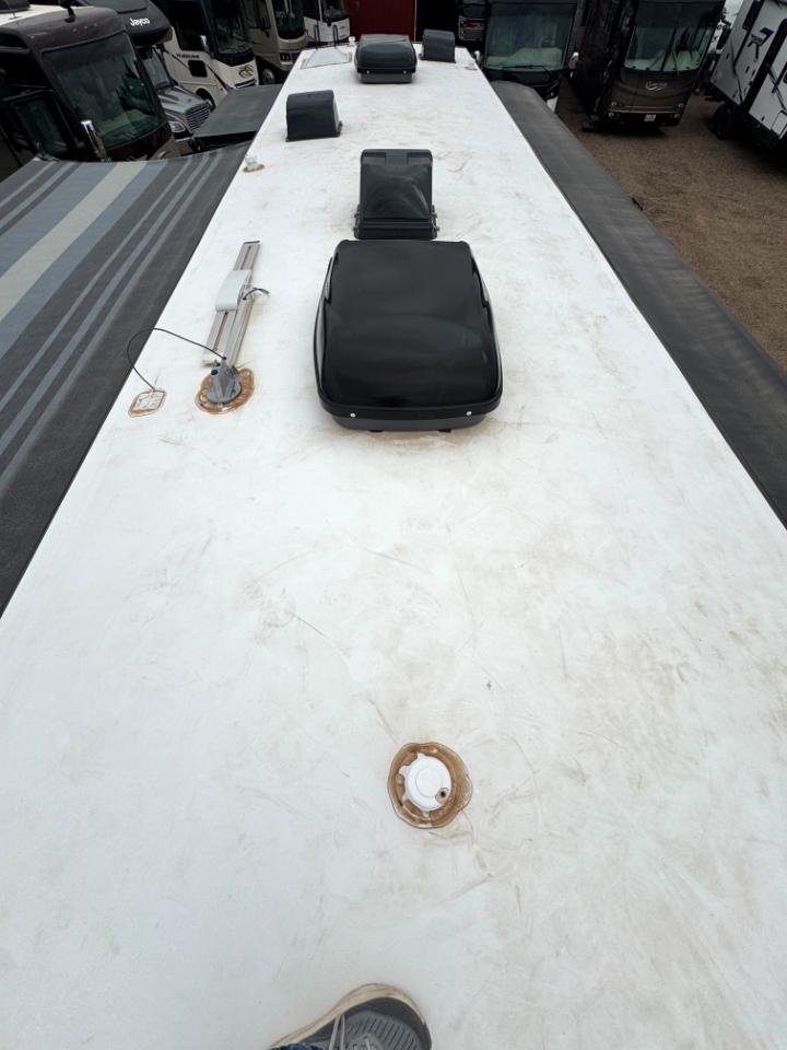 Thor Motor Coach Palazzo  2014