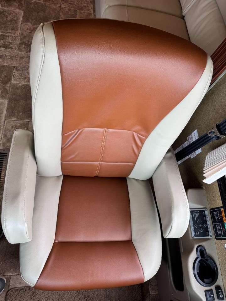 Thor Motor Coach Palazzo  2014