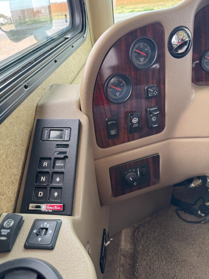 Thor Motor Coach Palazzo  2014