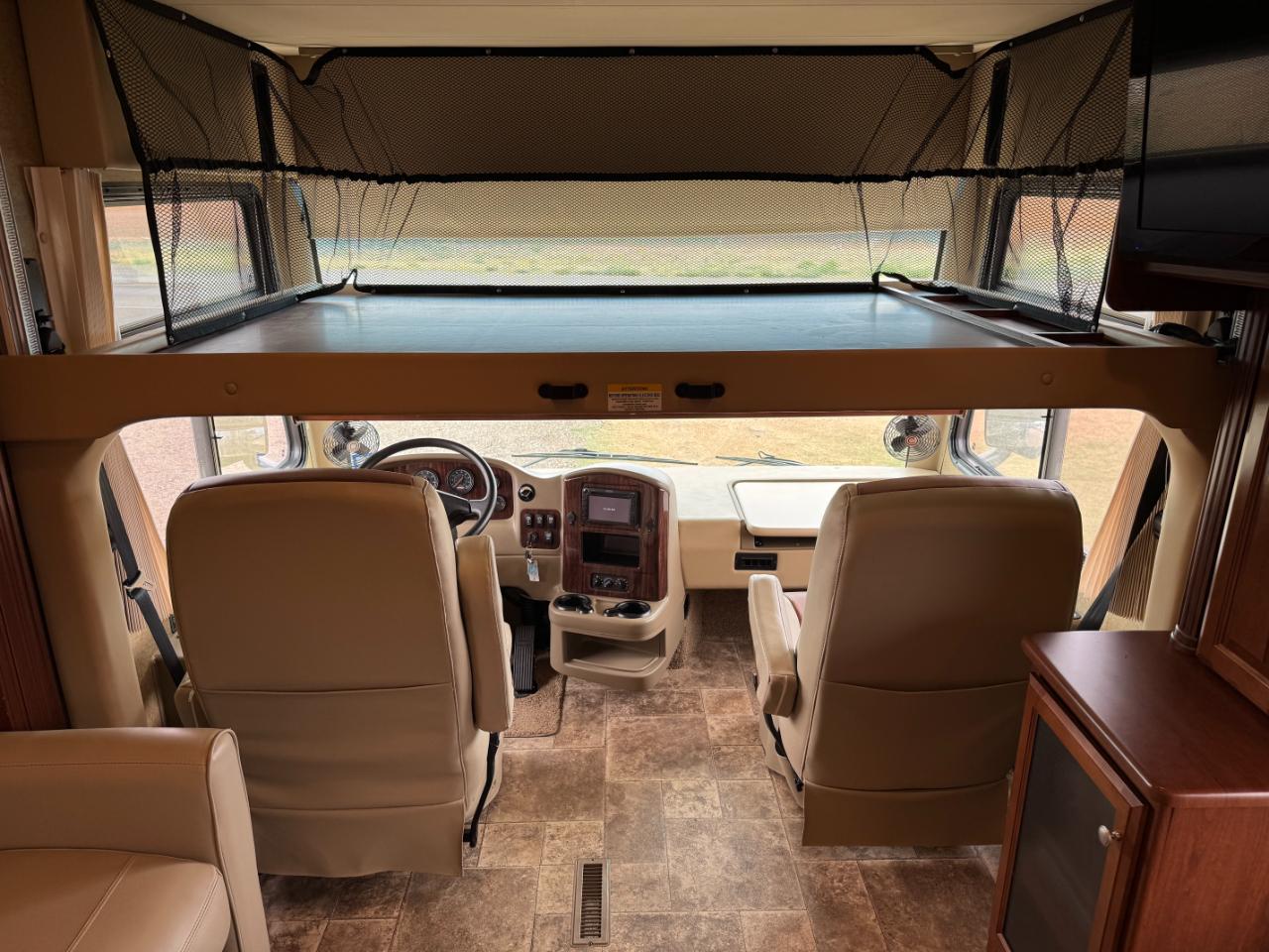 Thor Motor Coach Palazzo  2014