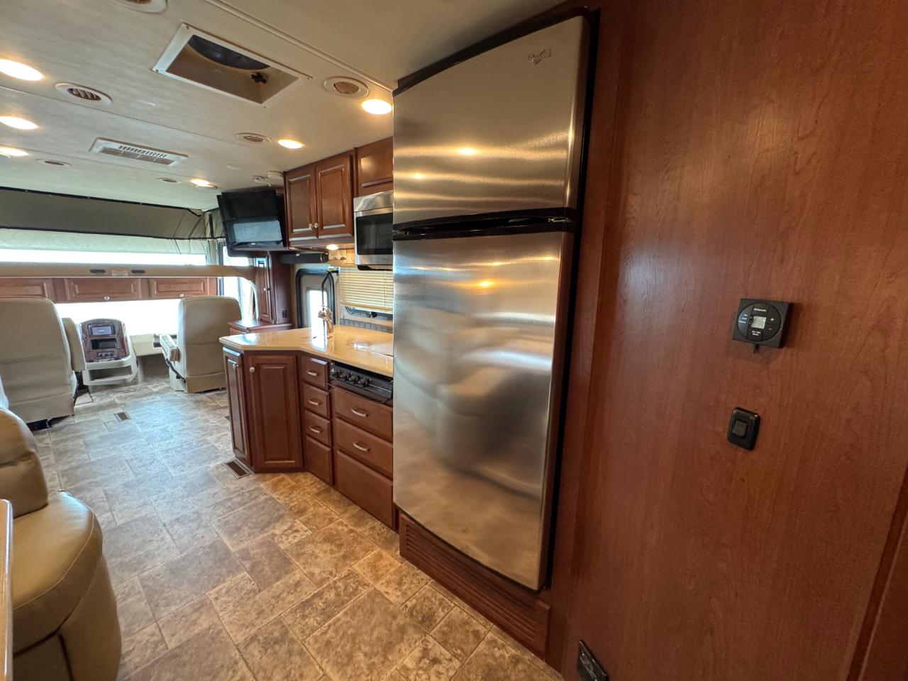 Thor Motor Coach Palazzo  2014