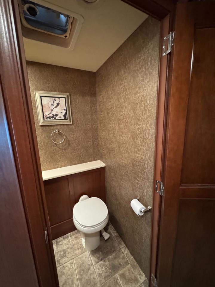 Thor Motor Coach Palazzo  2014