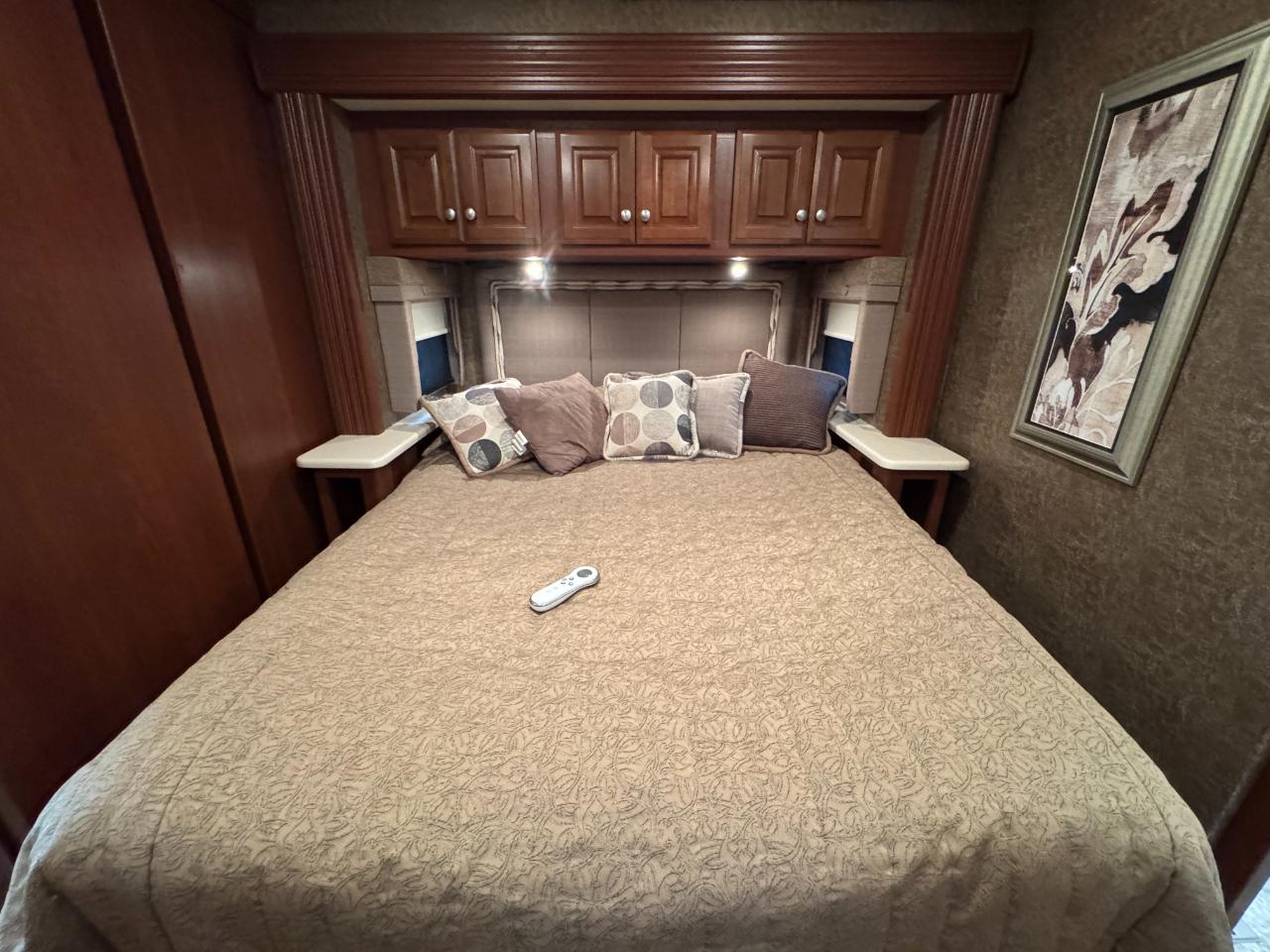 Thor Motor Coach Palazzo  2014