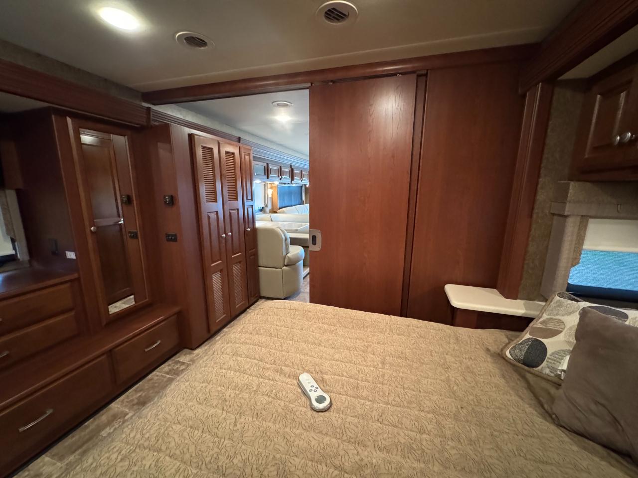 Thor Motor Coach Palazzo  2014