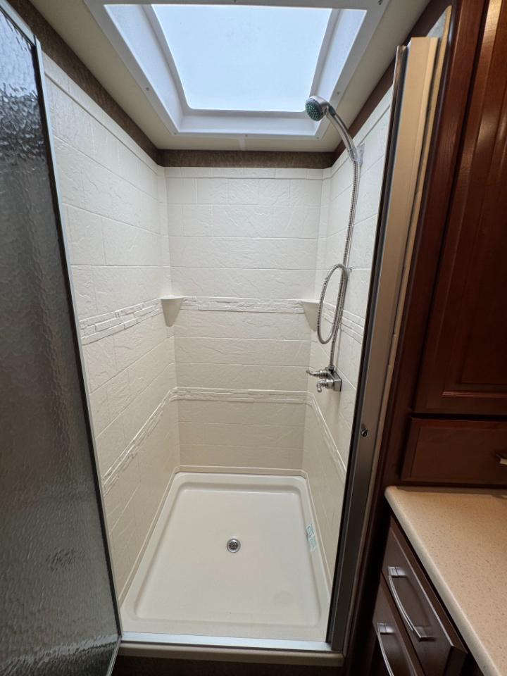 Thor Motor Coach Palazzo  2014