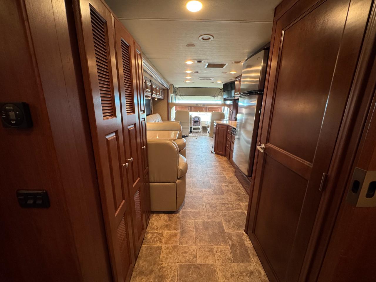 Thor Motor Coach Palazzo  2014