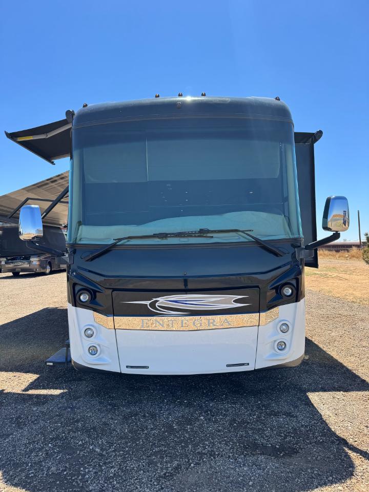 Entegra Coach Reatta  2022