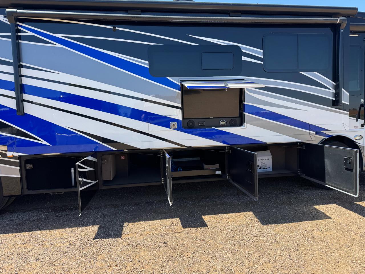 Entegra Coach Reatta  2022