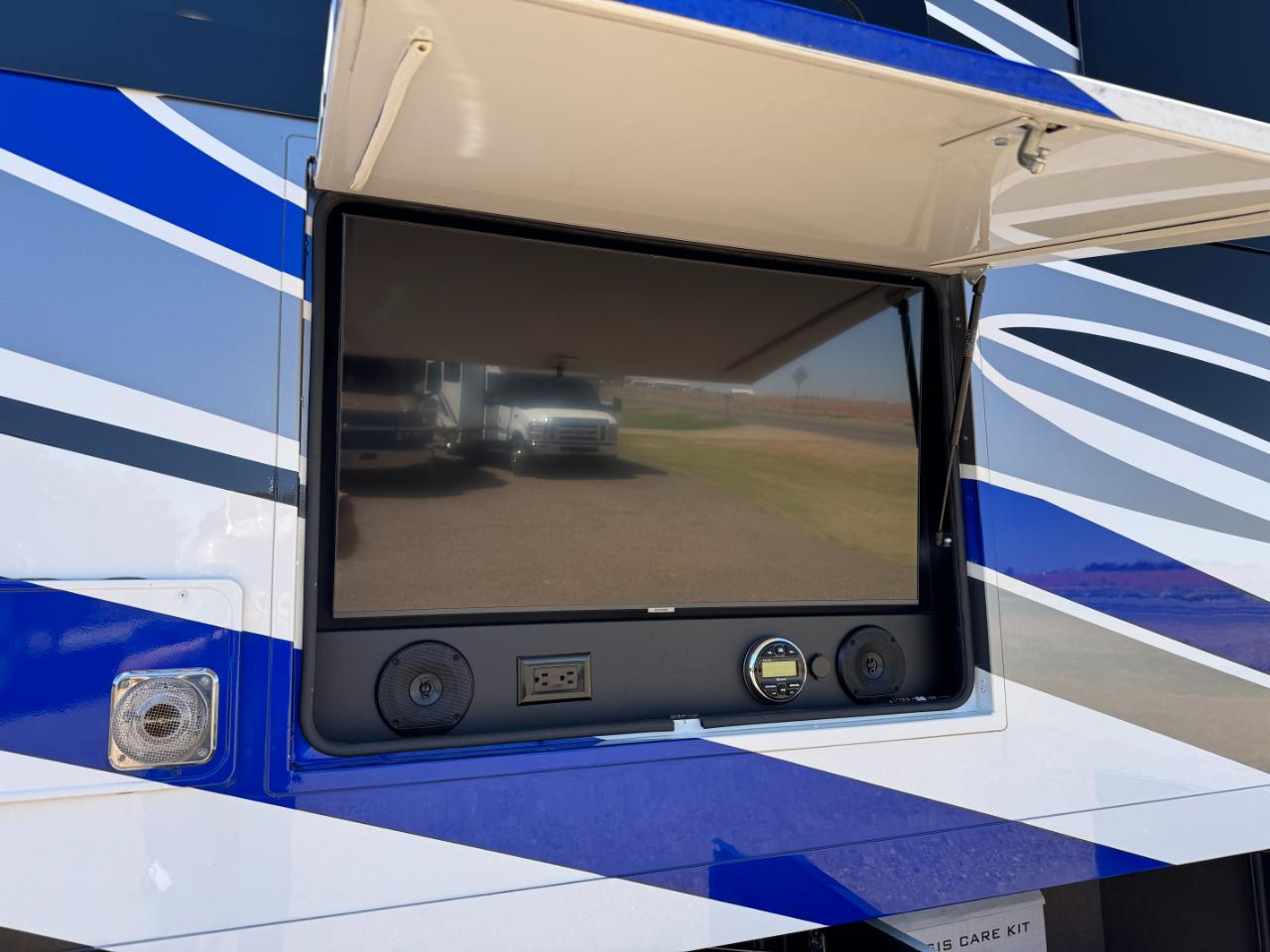 Entegra Coach Reatta  2022