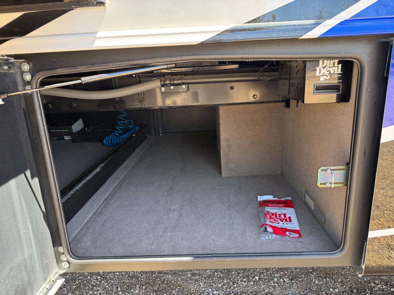 Entegra Coach Reatta  2022