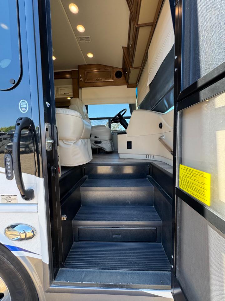 Entegra Coach Reatta  2022