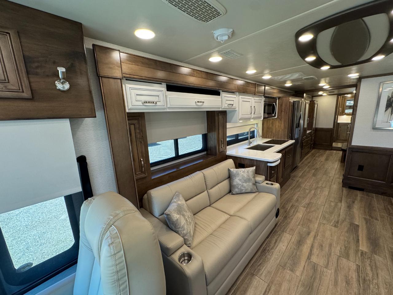 Entegra Coach Reatta  2022