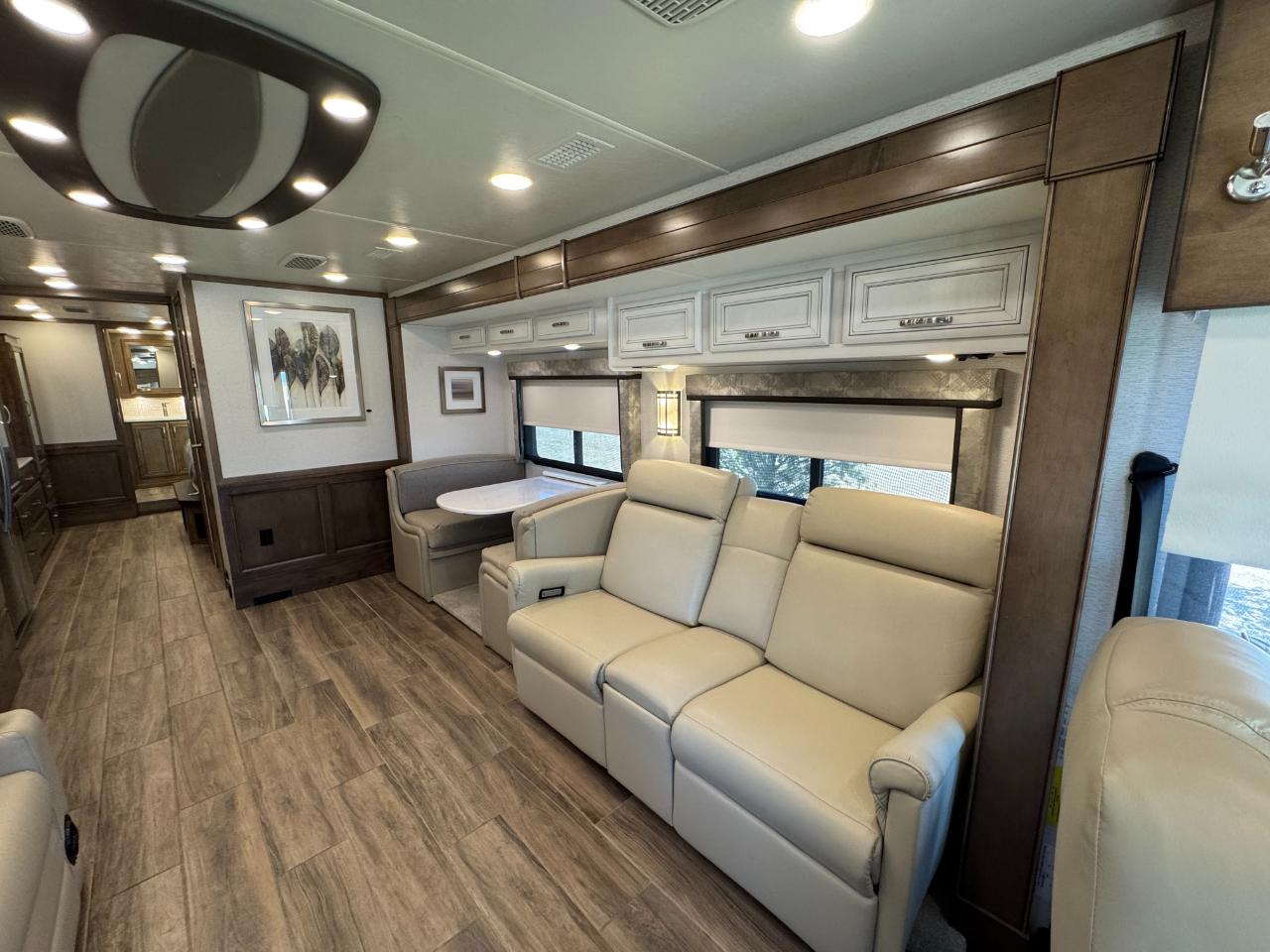 Entegra Coach Reatta  2022