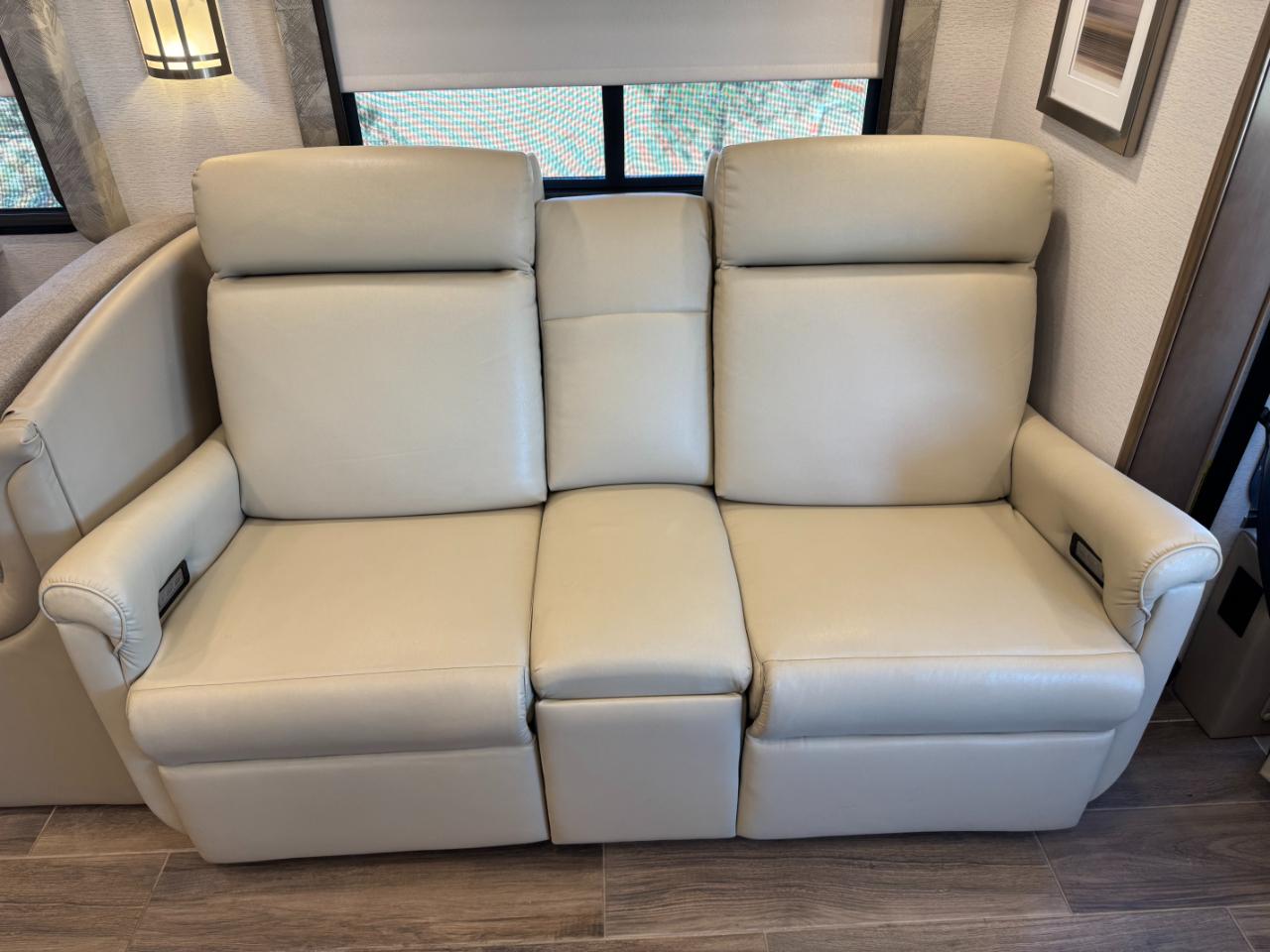 Entegra Coach Reatta  2022