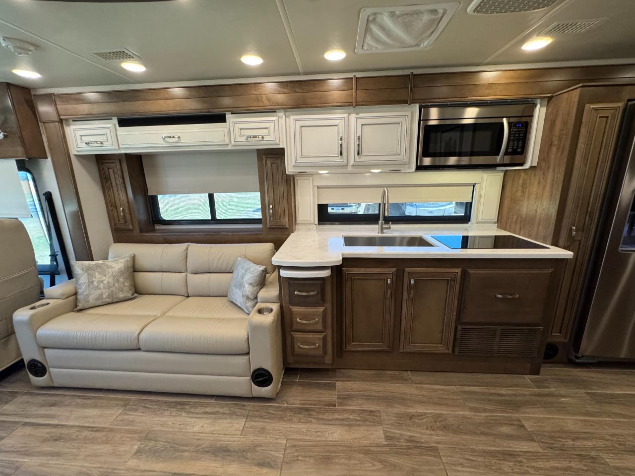 Entegra Coach Reatta  2022