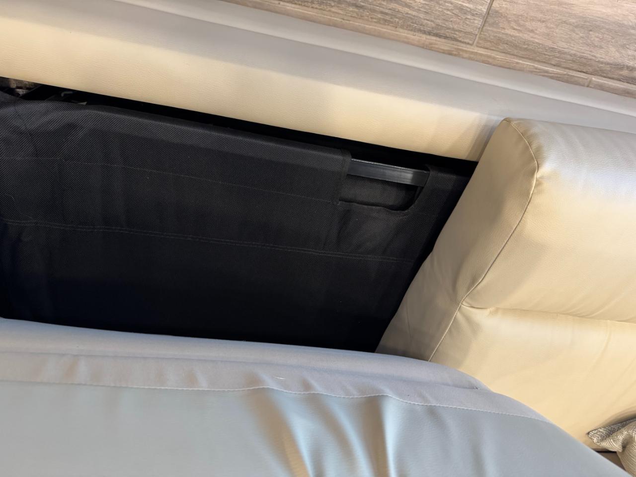 Entegra Coach Reatta  2022